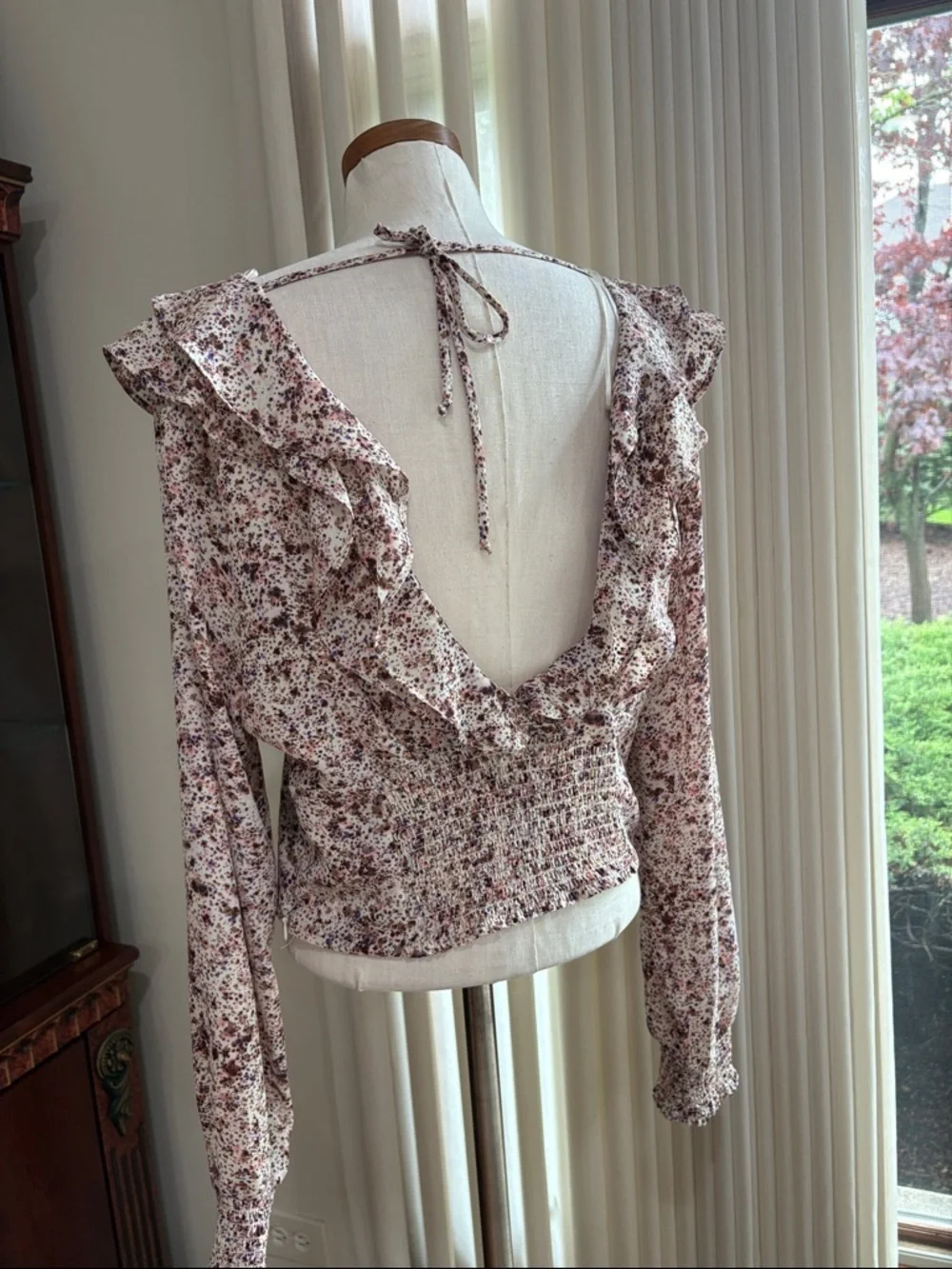 Open Edit Women's ivory multi Flower fields Ruffle V-Neck Blouse crop smocked L